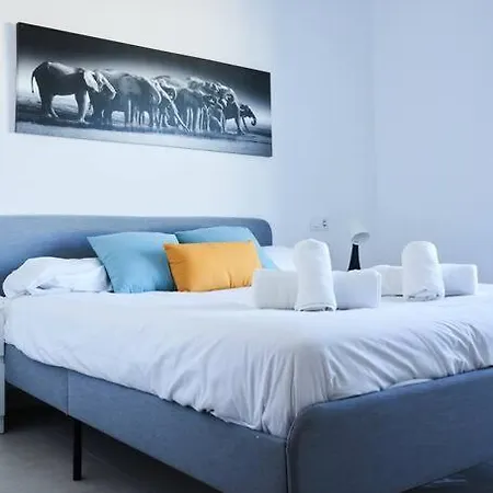 Apartment Stunning Penthouse Terrace & Pool , Free Parking